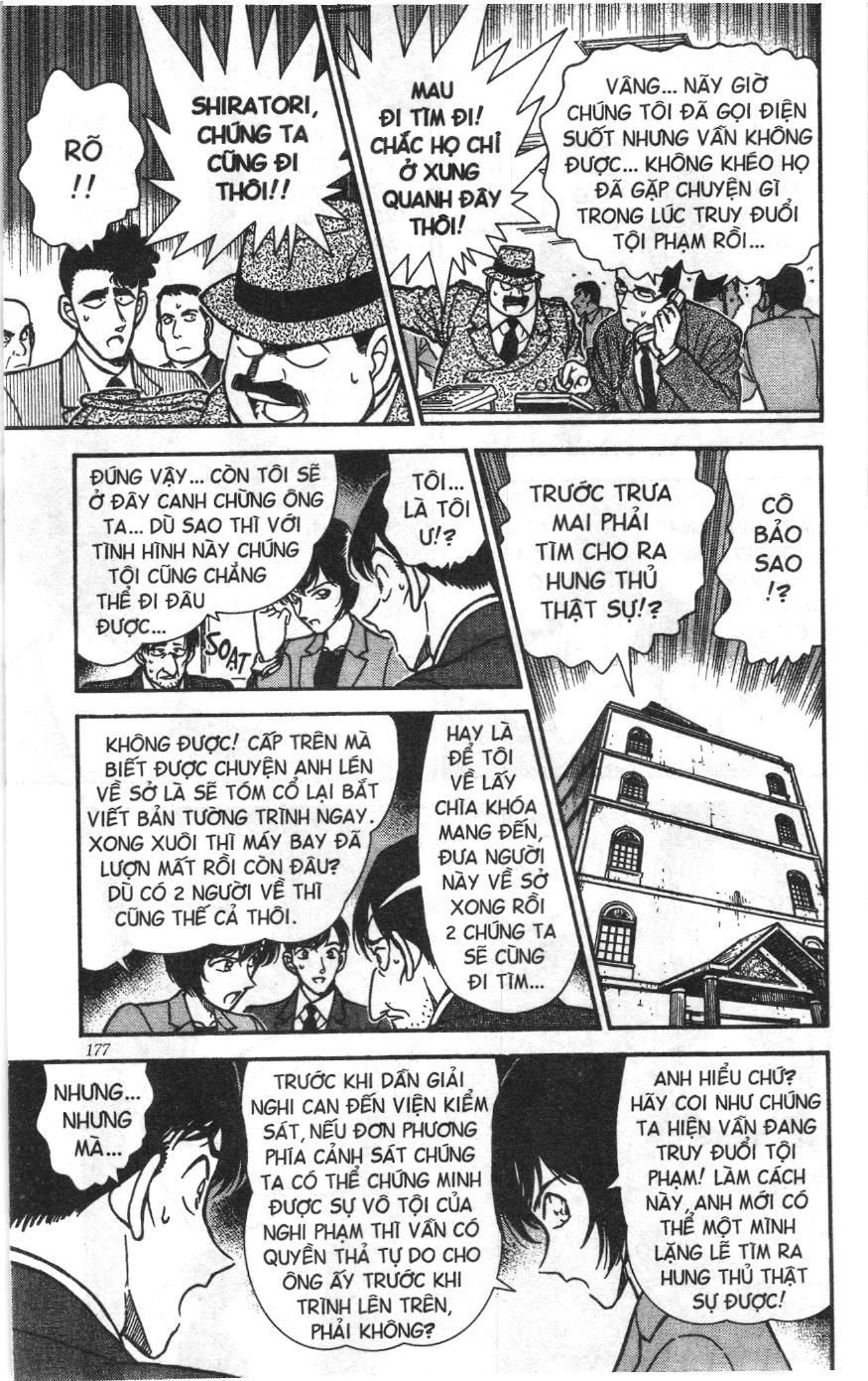 Thám tử lừng danh Conan Loạt truyện tranh: Chapter 241