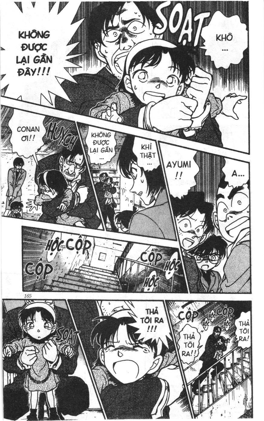 Thám tử lừng danh Conan Loạt truyện tranh: Chapter 241