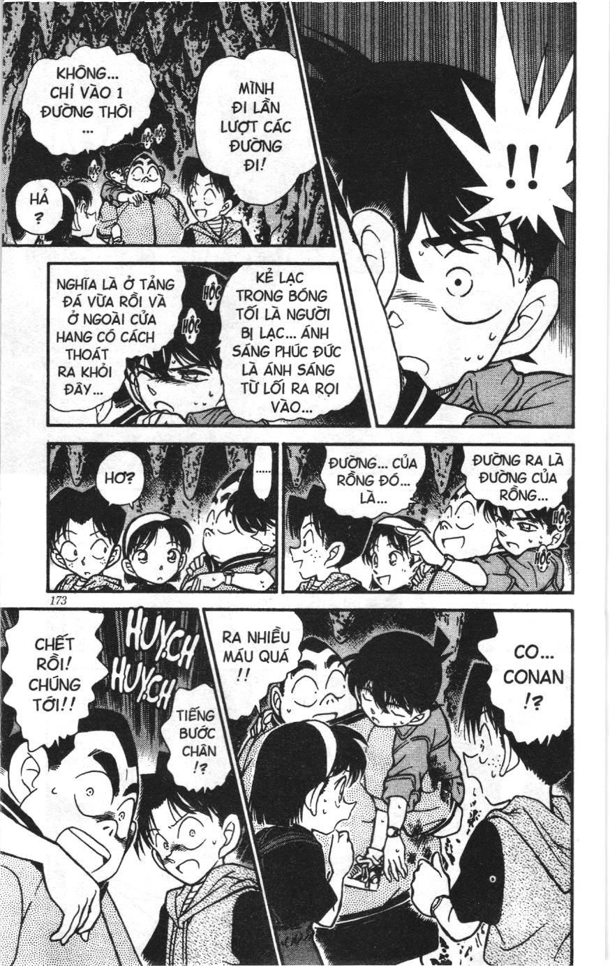 Thám tử lừng danh Conan Loạt truyện tranh: Chapter 262